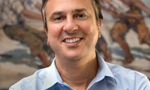 Câmara Municipal de Arneiroz Aprova Projeto que Concede Título de Cidadão Arneirozense ao Ex-governador Camilo Santana.